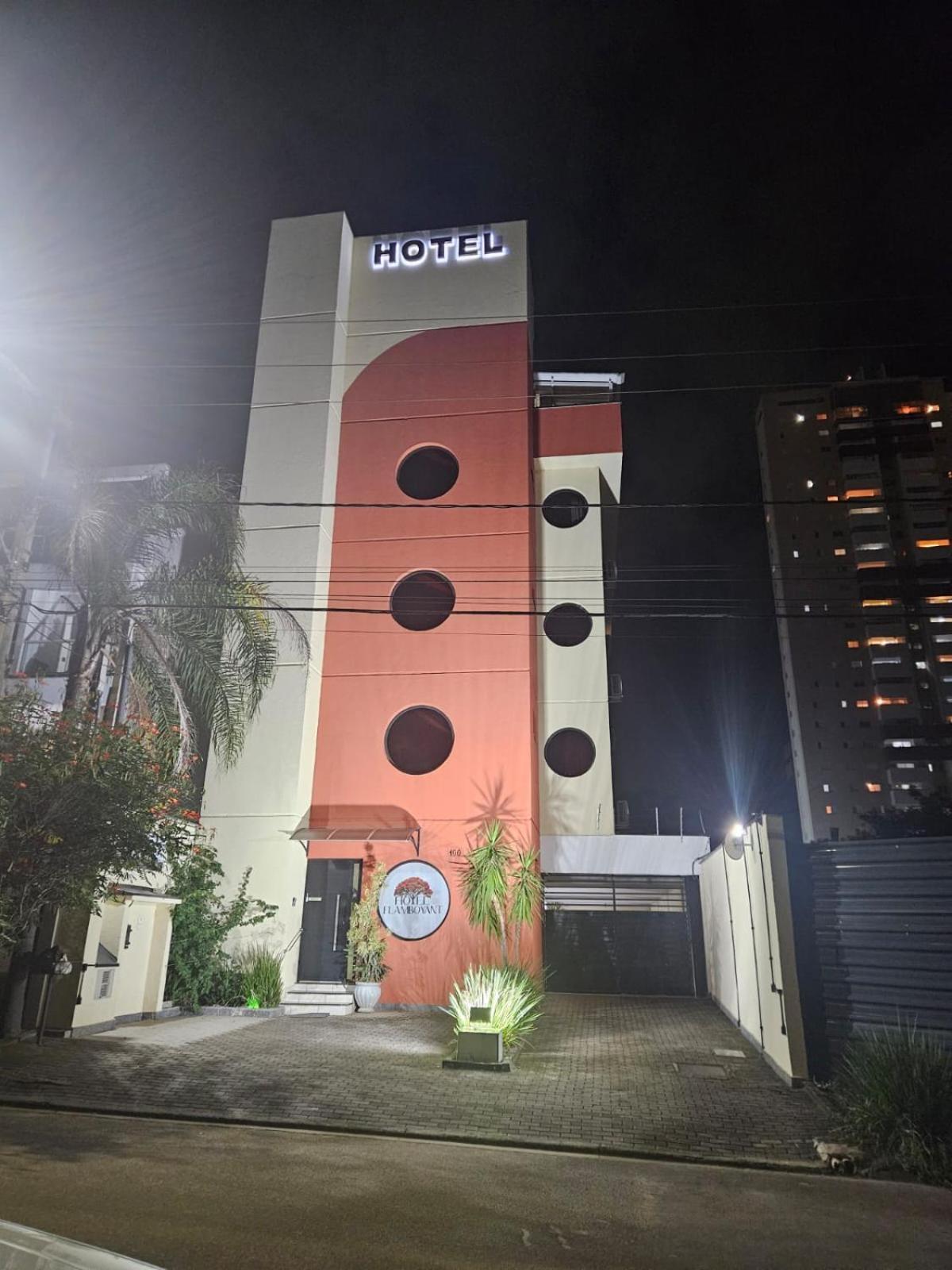 Hotel Flamboyant 陶巴特 外观 照片